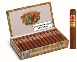 Buy Romeo y Julieta Petit Churchill